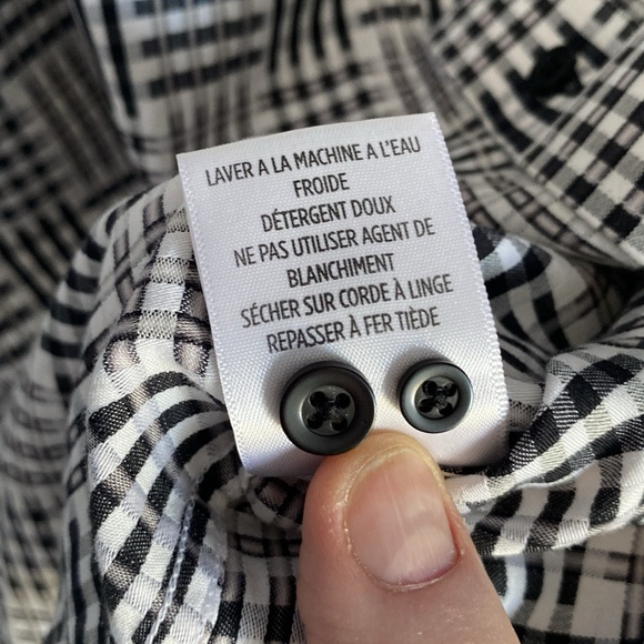 Robert Graham Button Down Long Sleeve Shirt. Black, White, Beige Pattern. Size M - Picture 15 of 16